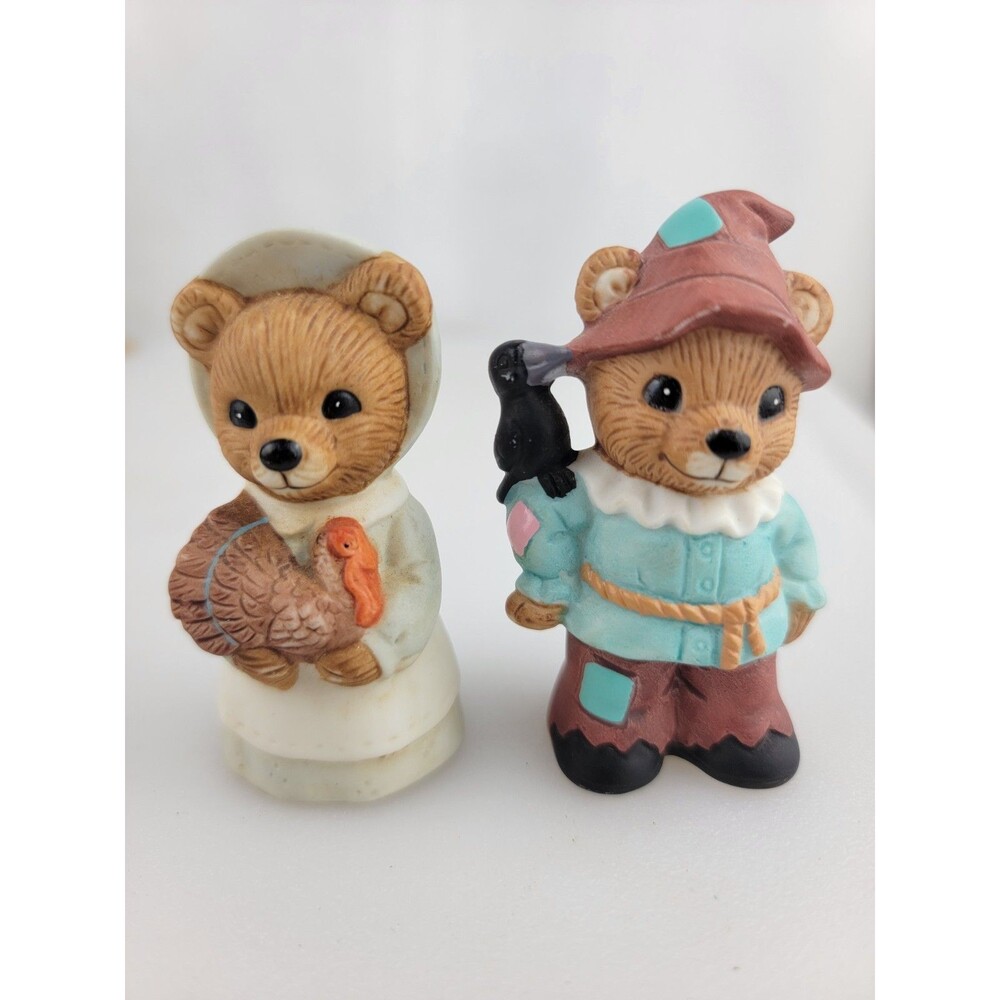 2.6"  Homco Porcelain Scarecrow And Pilgrim Bear Figurine